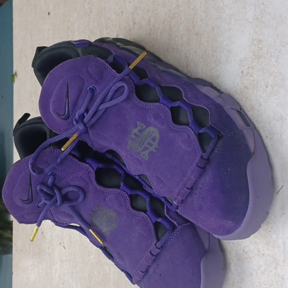 Nike Air Mor Money